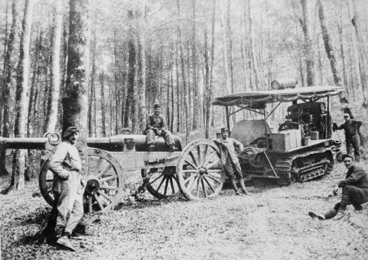 1280px-artillery_tractor_in_france_vosges_spring_1915-1540917468624.jpg