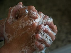 hands-2238235_1920-300x224.jpg