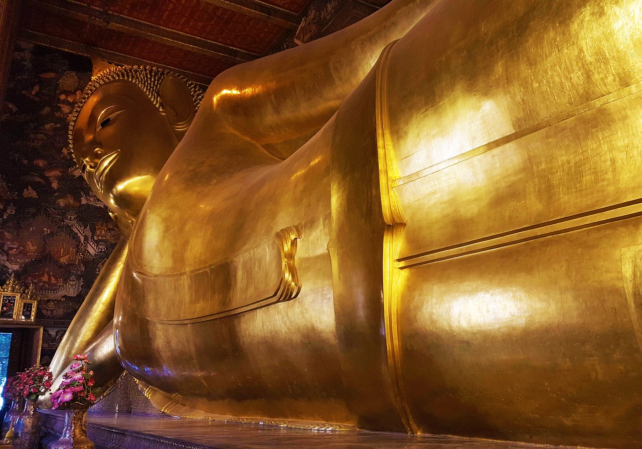 reclining-buddha-5284305_1280.jpg