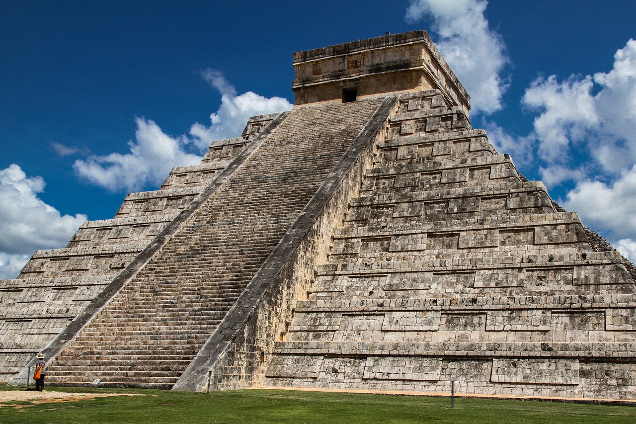 pyramid-1093924_1280.jpg