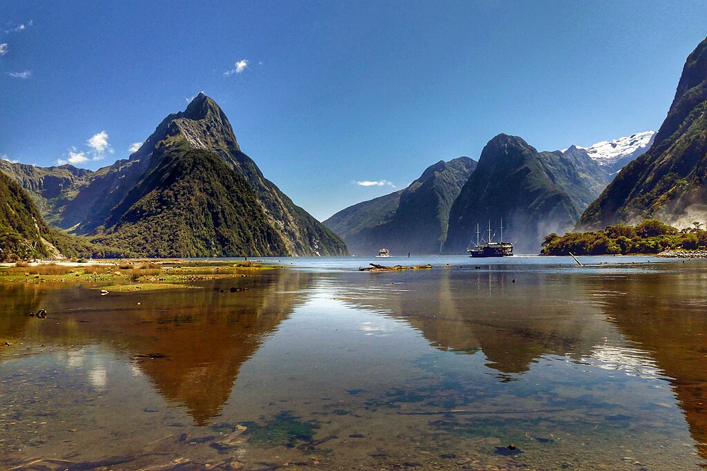 1024Px-Milford Sound New Zealand 2016