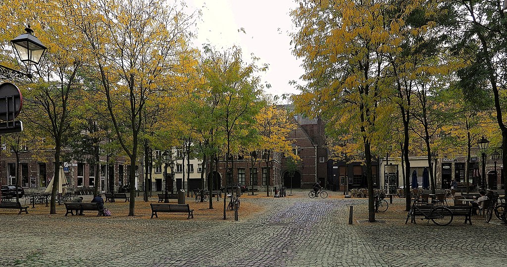 1024Px-Stadswaag In Autumn - City Park In Antwerp - Panoramio