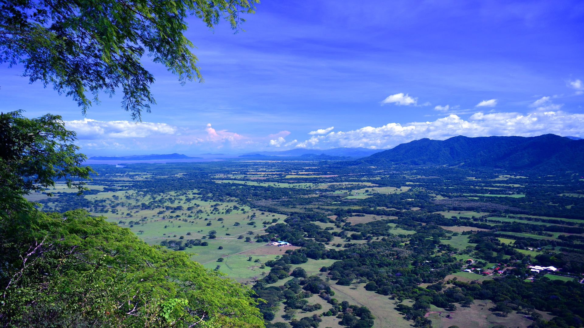 File:27683- Costa Rican landscape in the Nicoya Peninsula.jpg