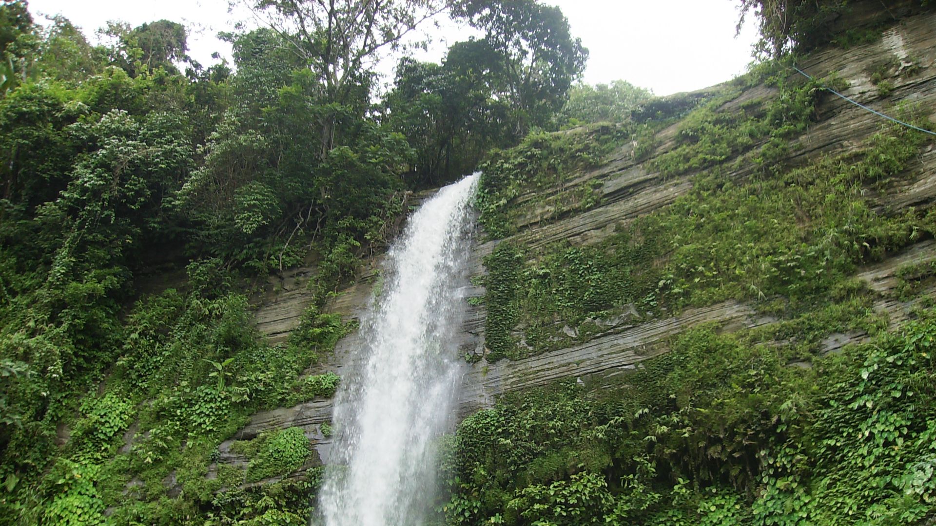 File:Mathobkundo falls.jpg