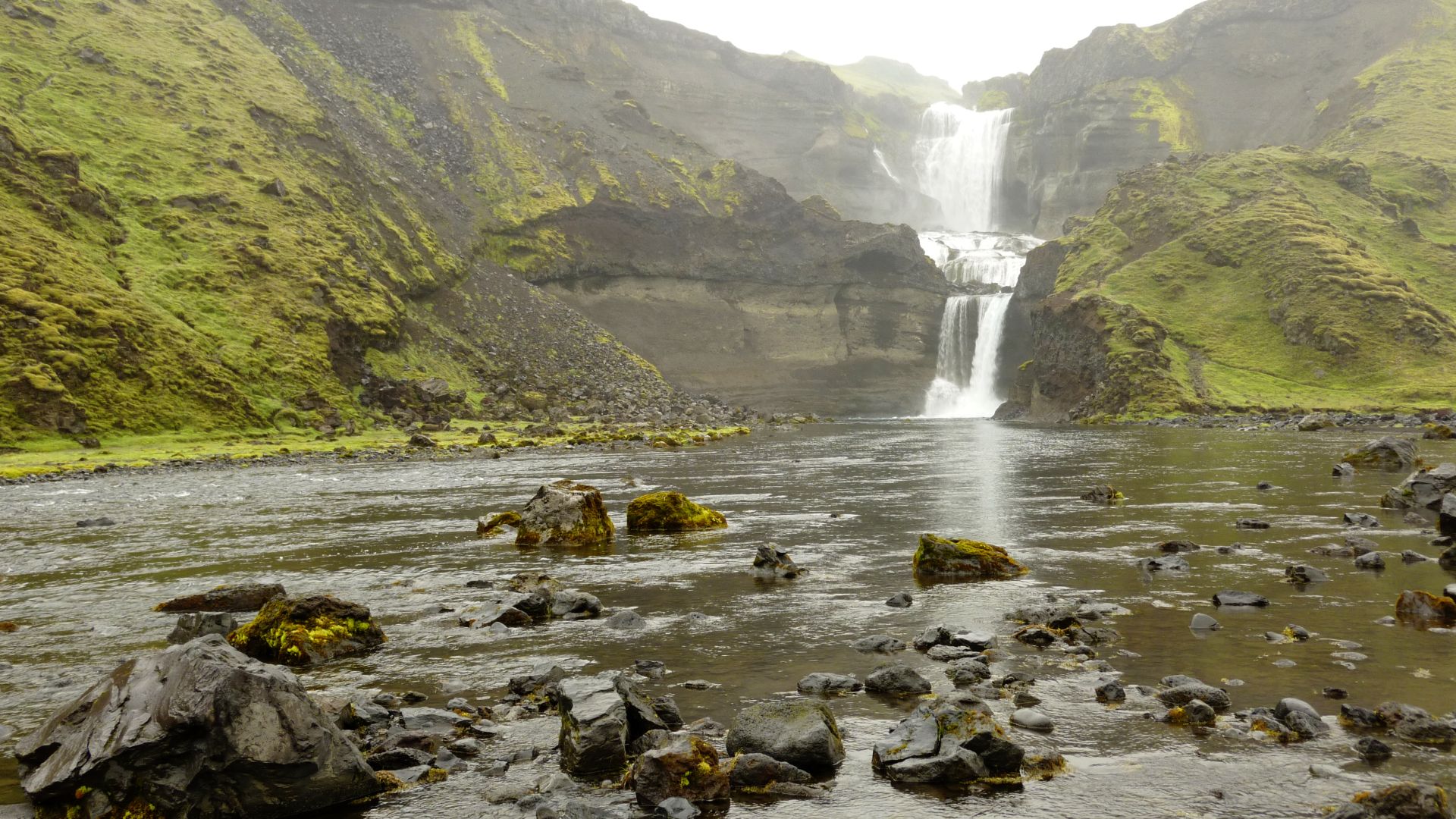 File:Ofaerufoss 2012 01.JPG