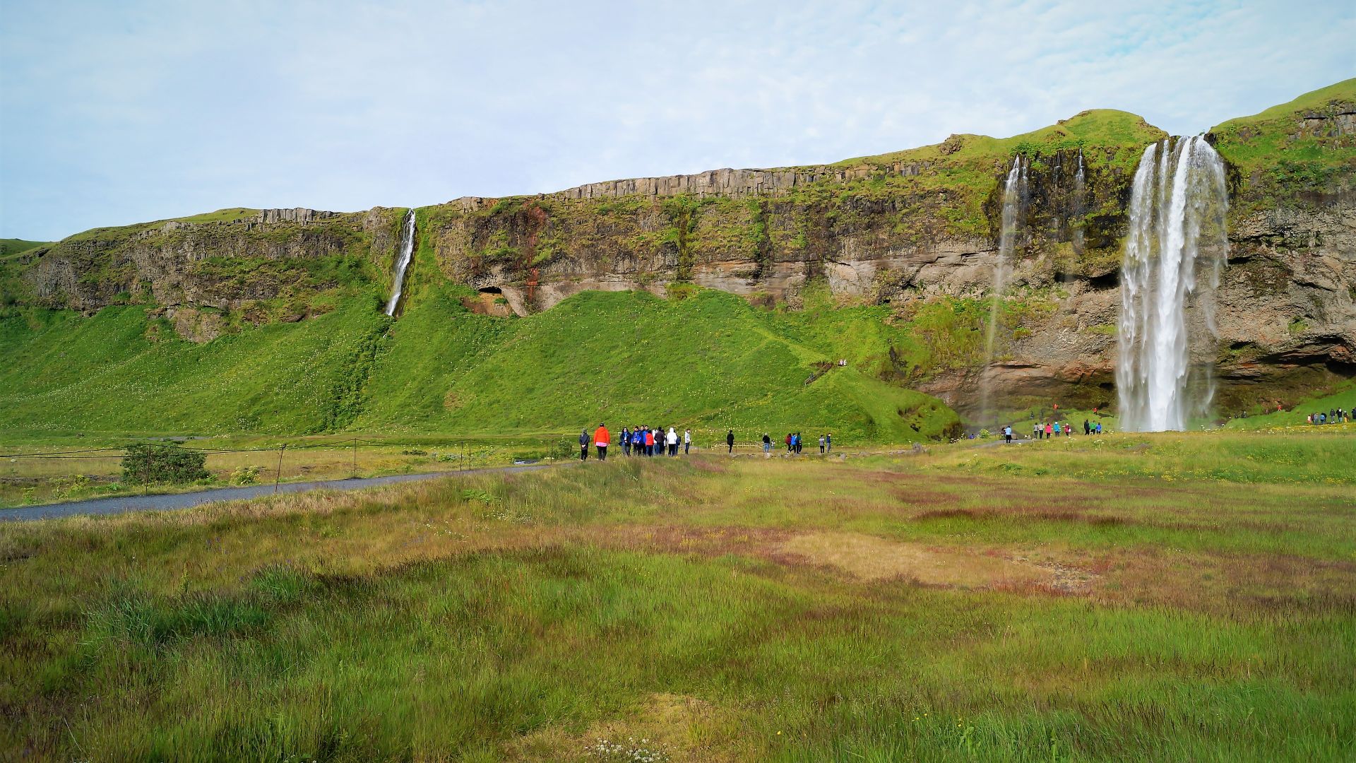 File:Seljalandsfoss and Gljúfrabúi, July 2019.jpg