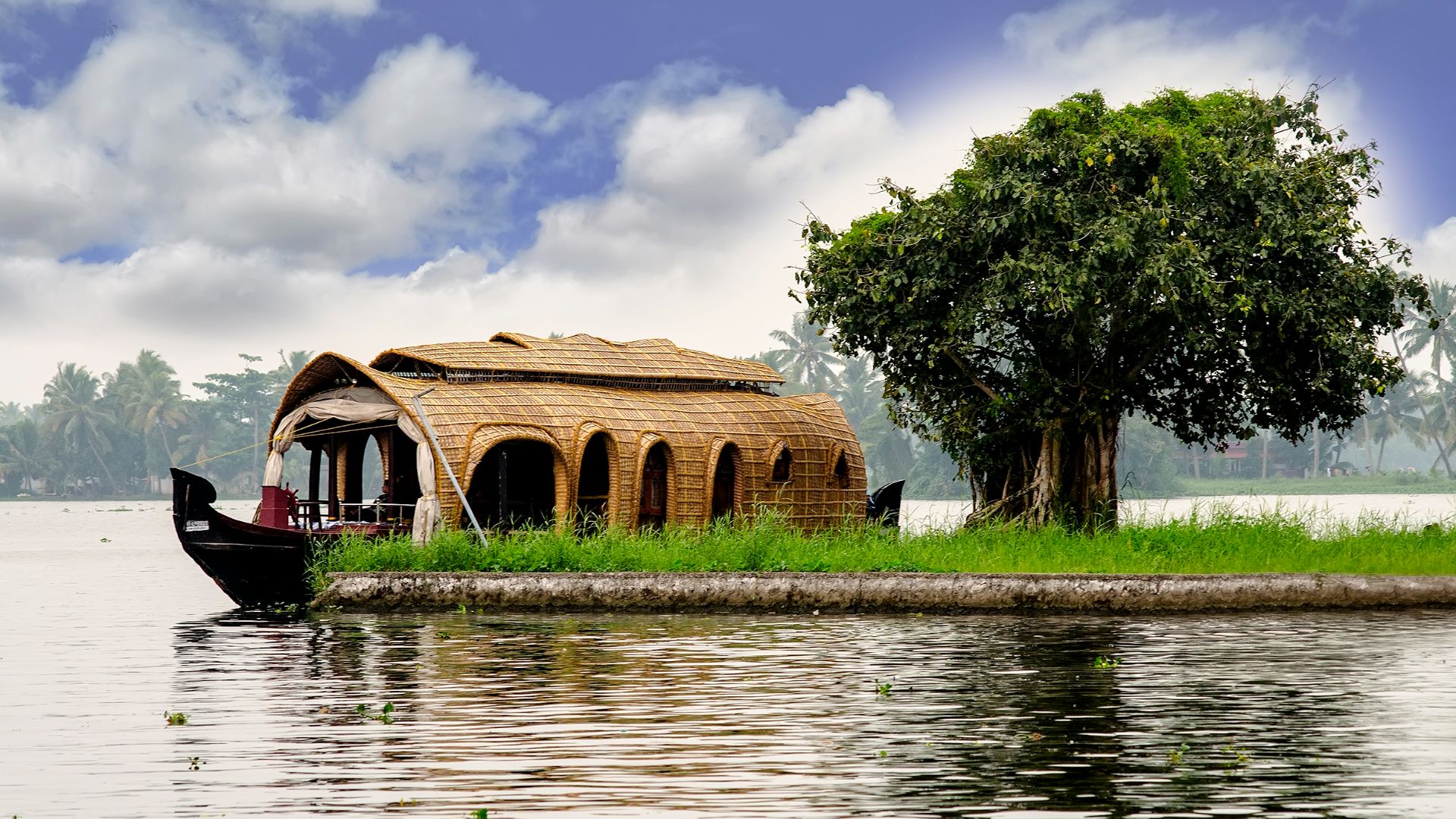 File:Alappuzha Boat Beauty W.jpg