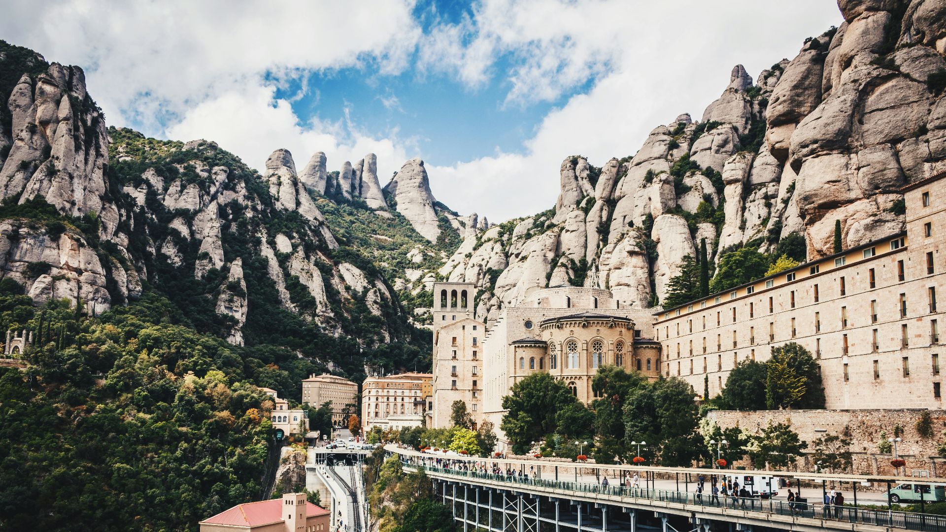 houses near mountain during daytime