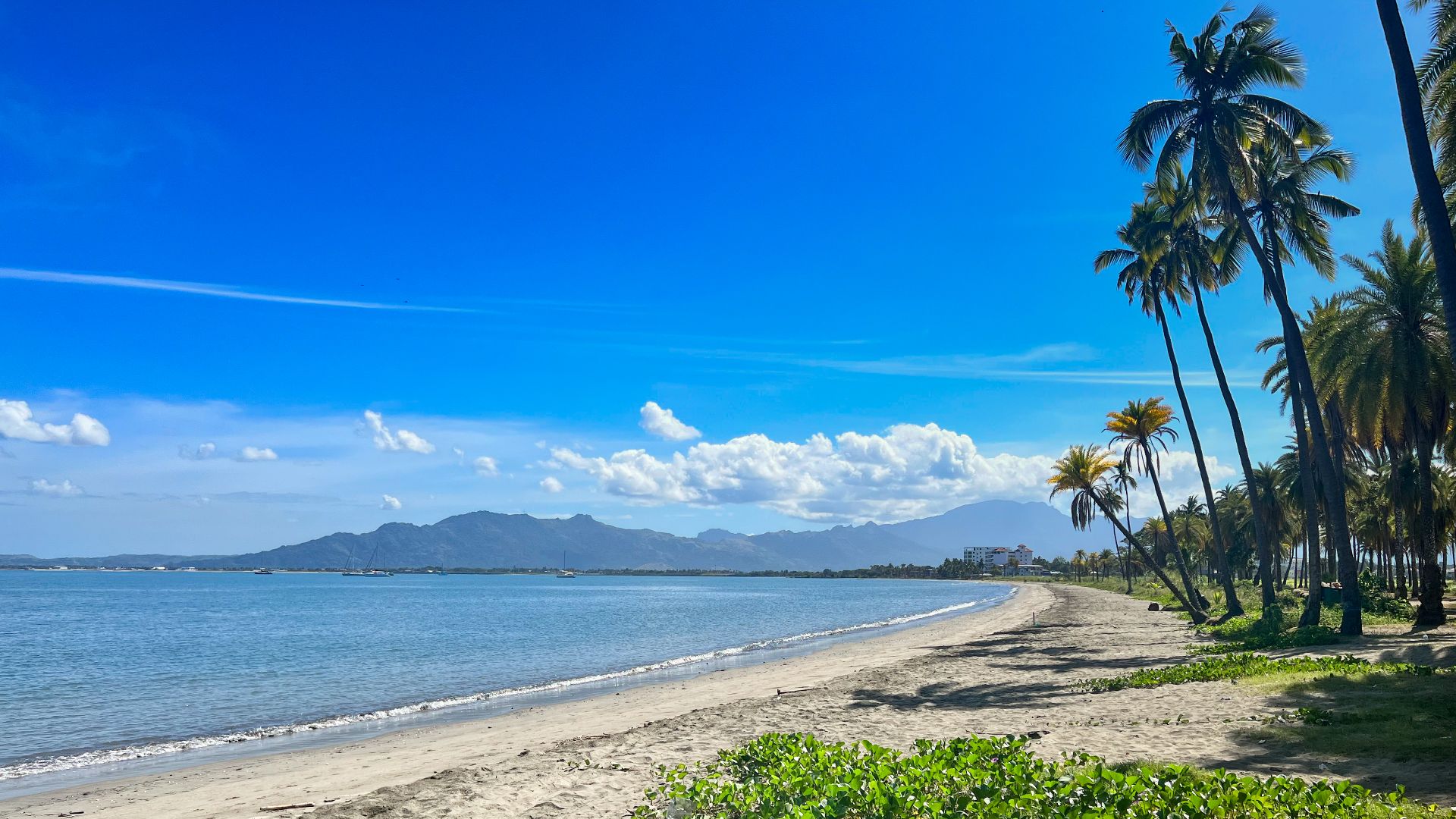 File:Fiji Public Beach.jpg