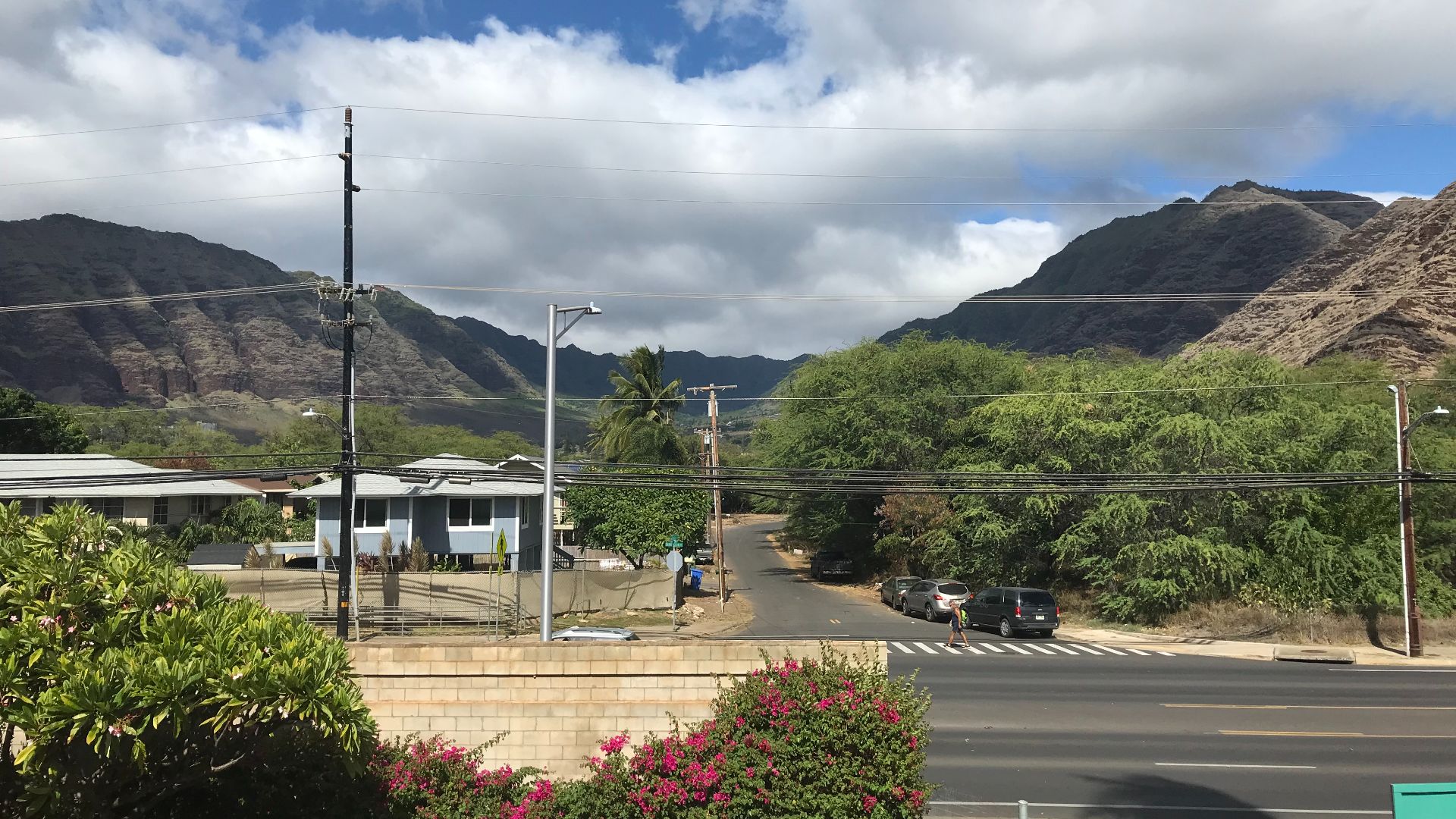 File:Mākaha Valley, Hawaii.jpg