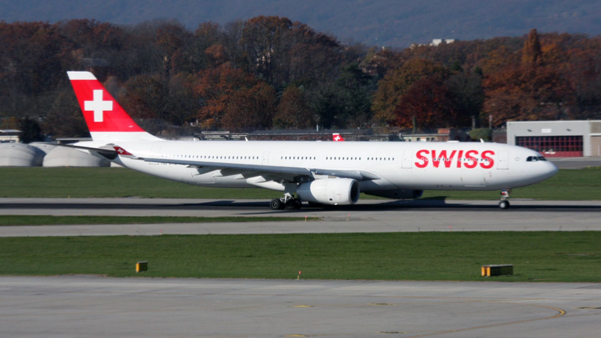 File:Swiss International Air Lines Airbus A330-343 HB-JHC (23961583266).jpg