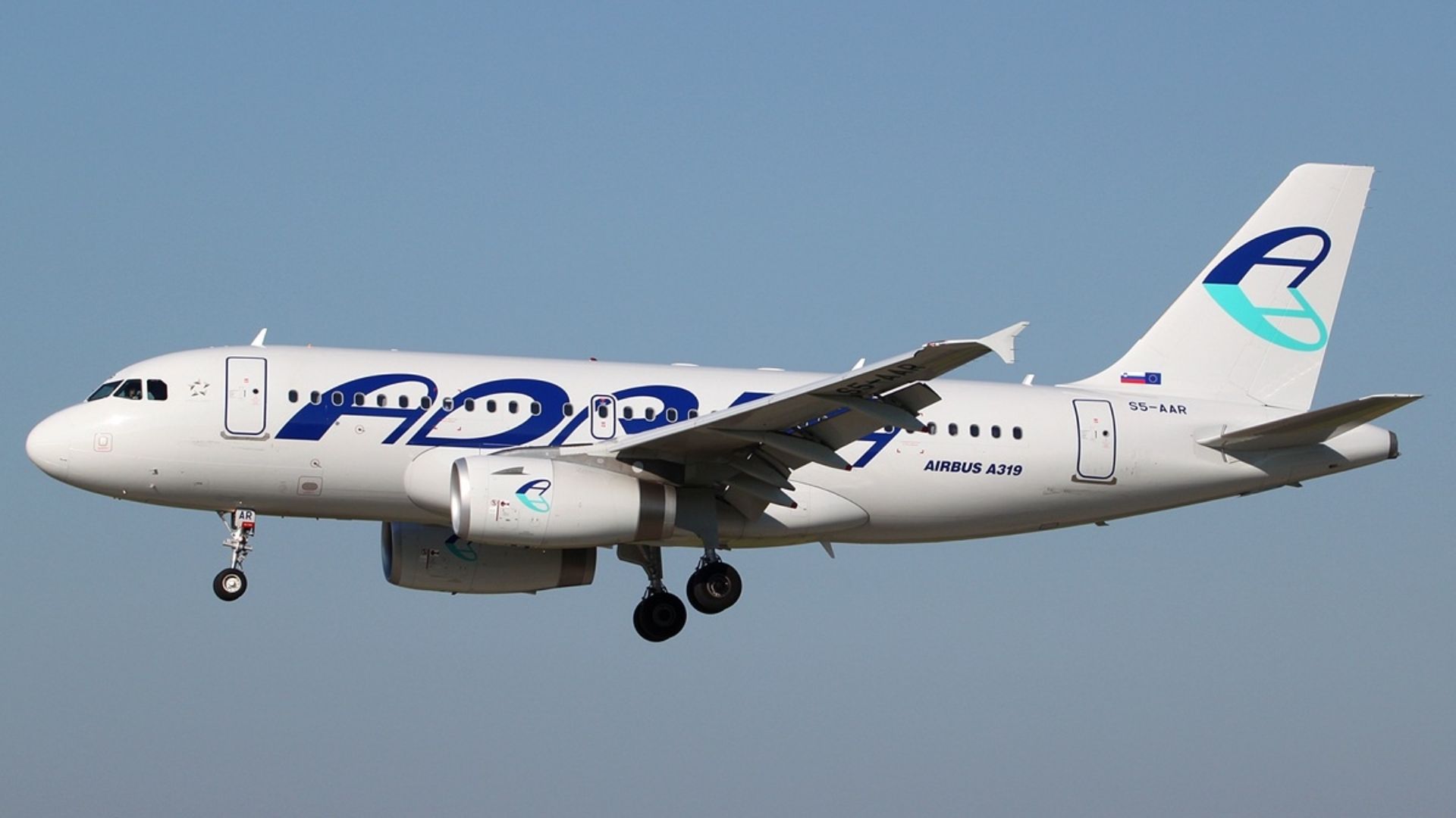 File:Airbus A319-132 Adria Airways S5-AAR, ZRH Zurich (Zurich-Kloten), Switzerland PP1279810630.jpg