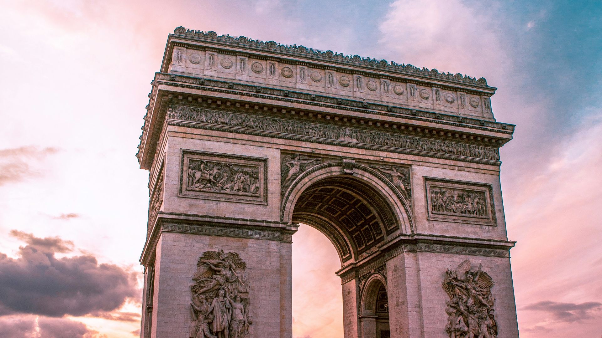 gray concrete building