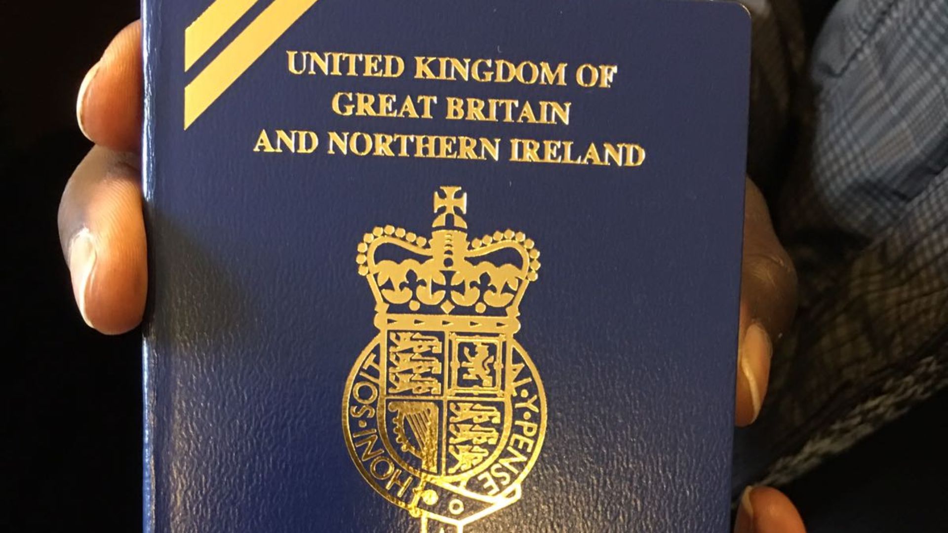 File:British passport.jpg