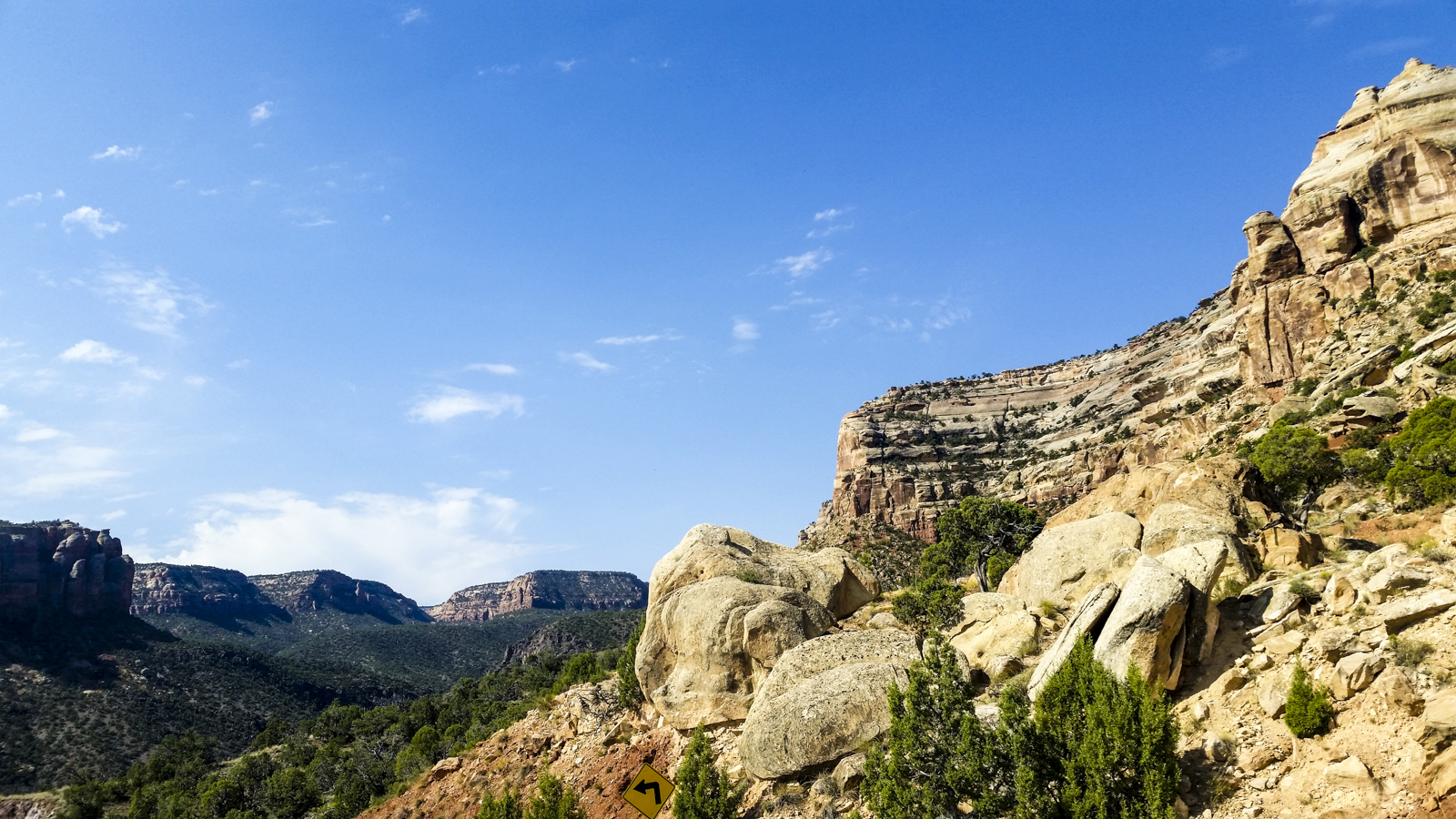 File:Beautiful Colorado Landscape-Serpents Trail Colorado National Monument.jpg