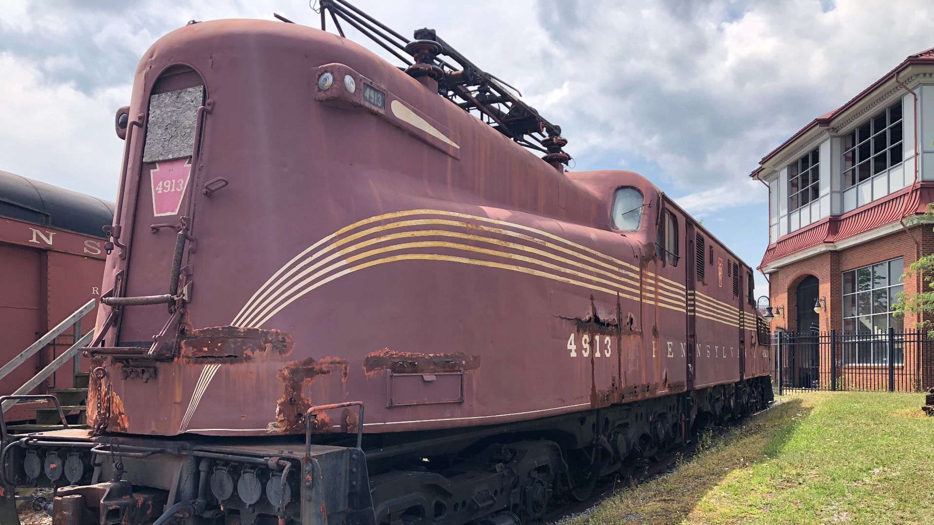 File:Pennsylvania Railroad GG1 4913.jpg