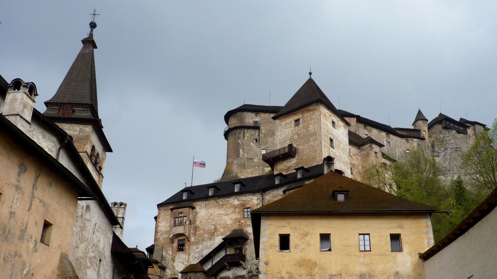 File:Orava Castle, Slovakia (2).jpg