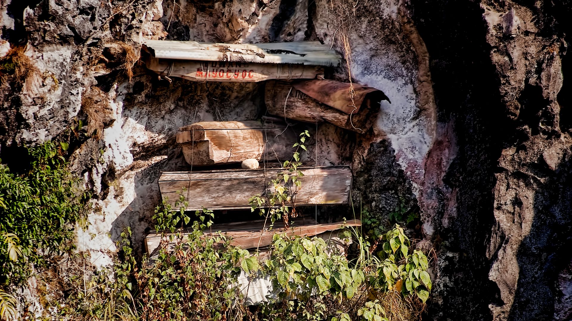 File:Sagada Hanging Coffin.jpg