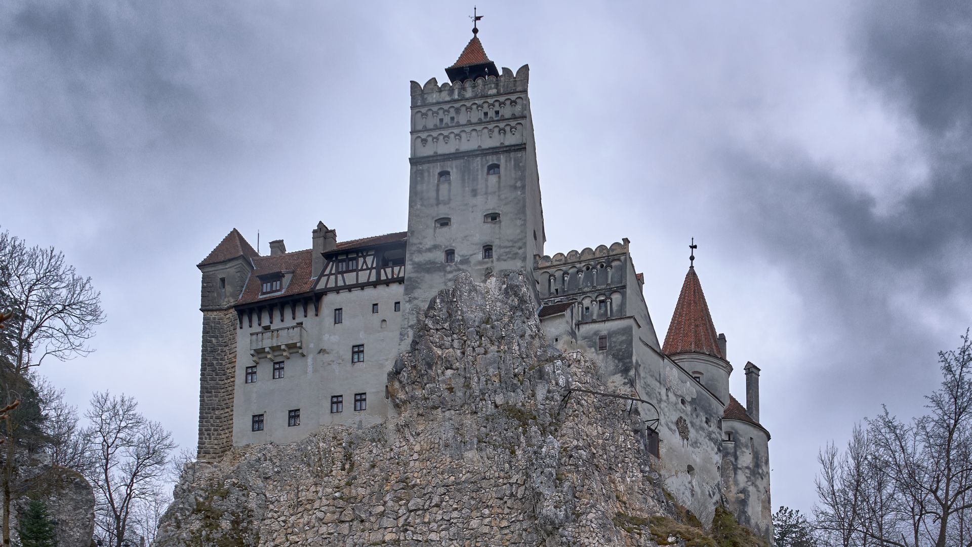 File:Bran castle (47626731362).jpg