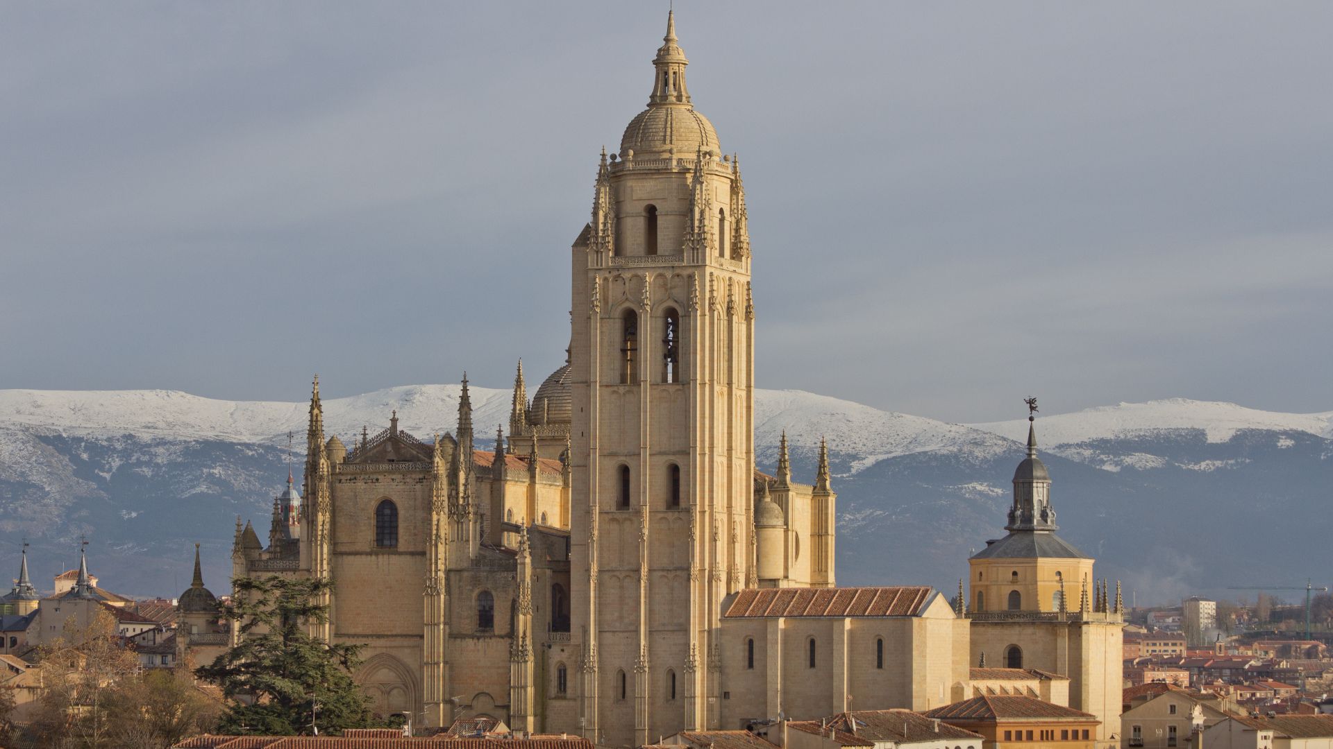 File:Catedral de Santa María de Segovia - 01.jpg