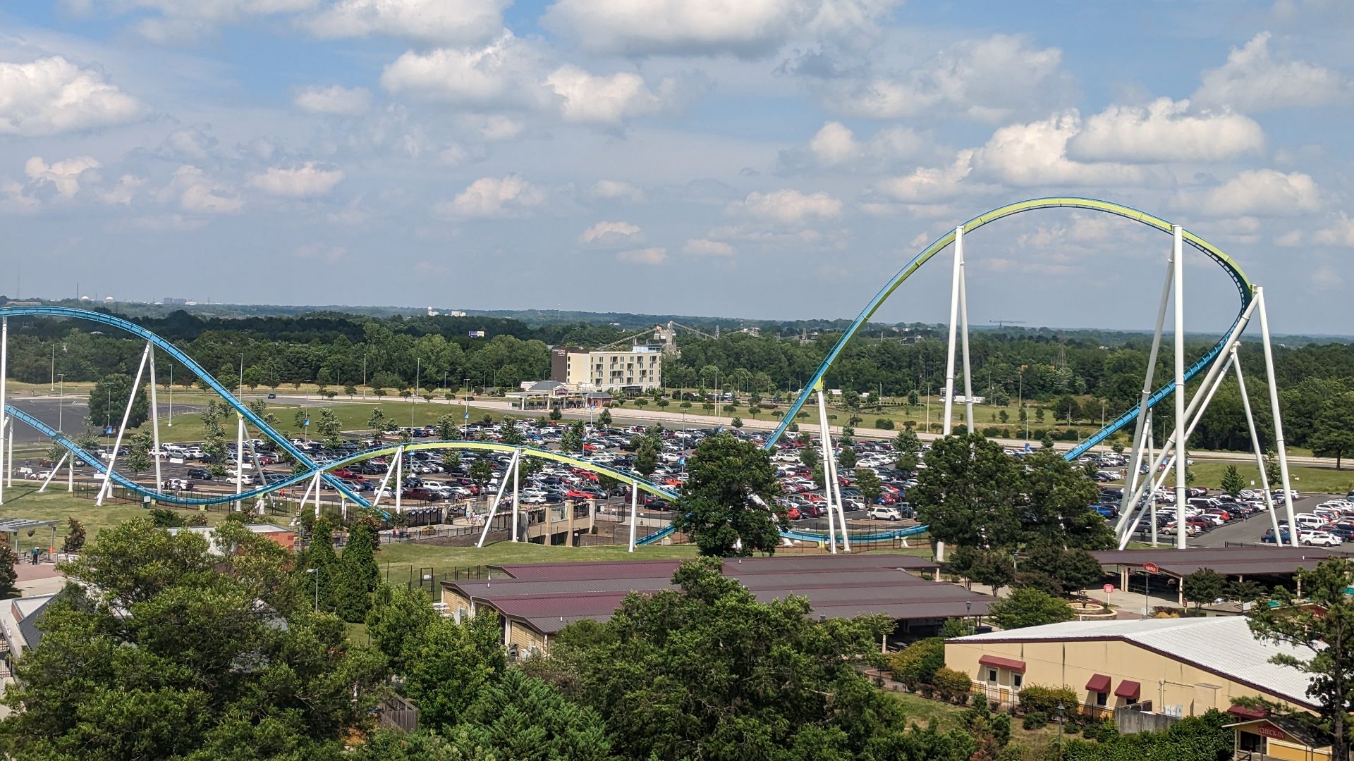 File:Fury 325 (Carowinds) 5.jpg