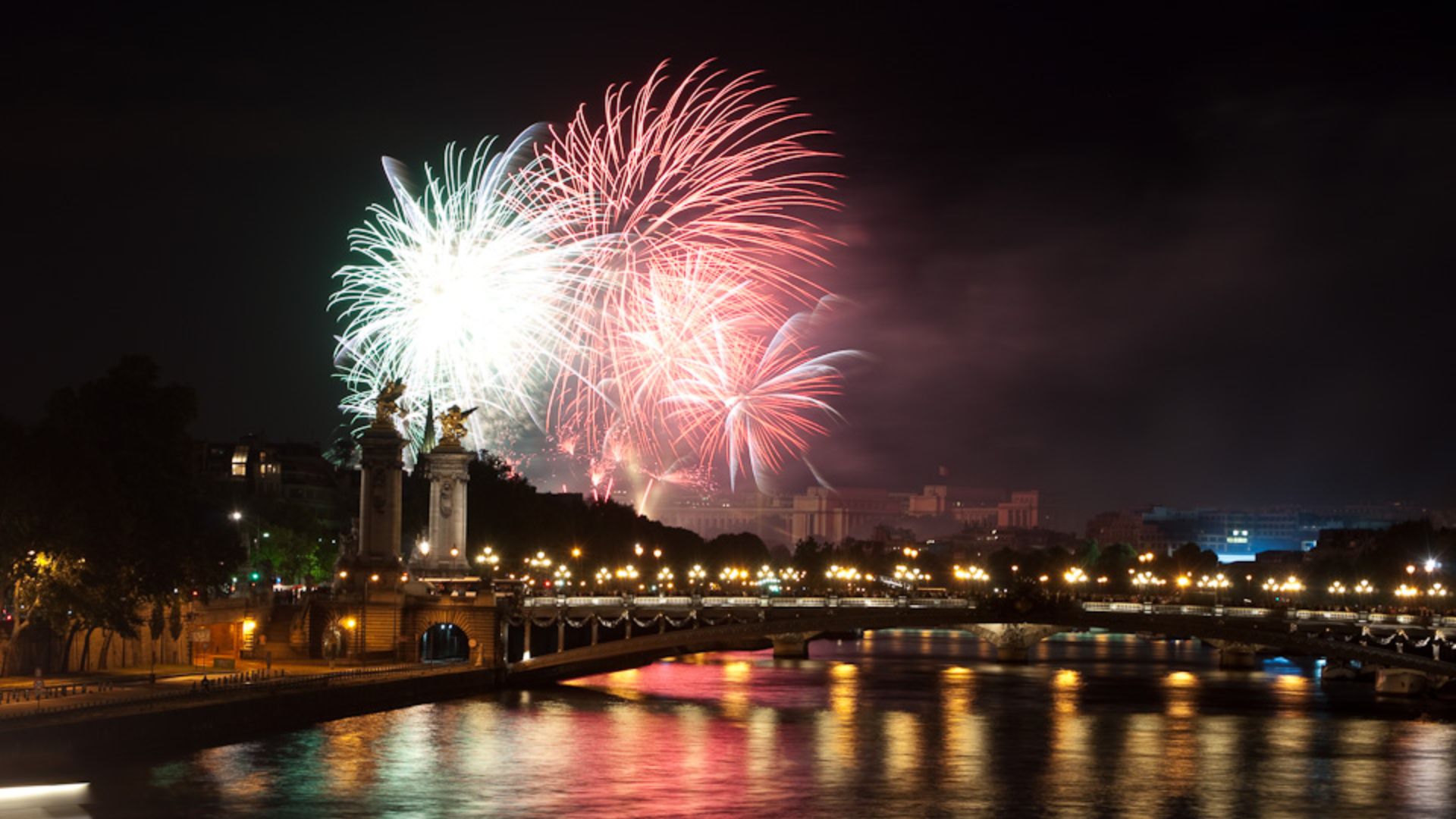 File:Flickr - Whiternoise - Bastille Day Fireworks, 2010, Paris (12).jpg