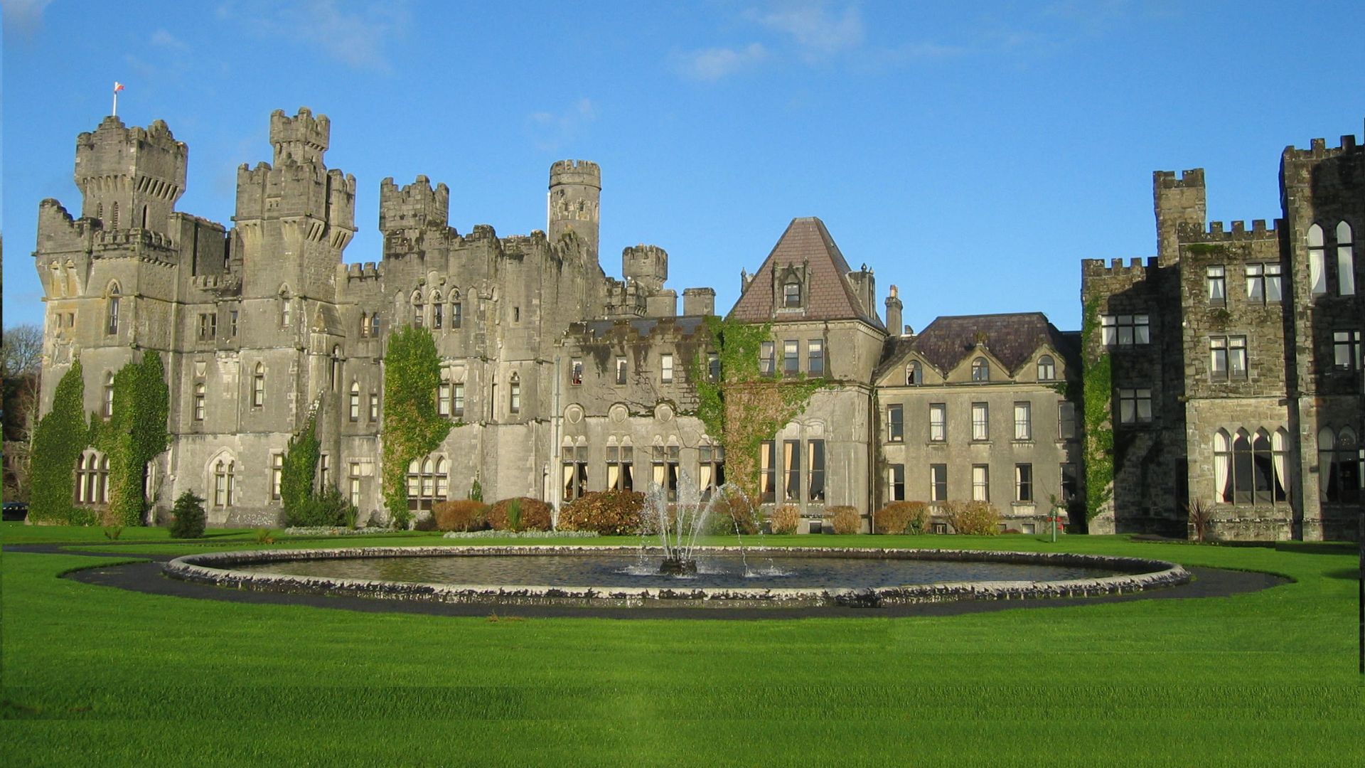 File:Ashford Castle in County Mayo.jpg