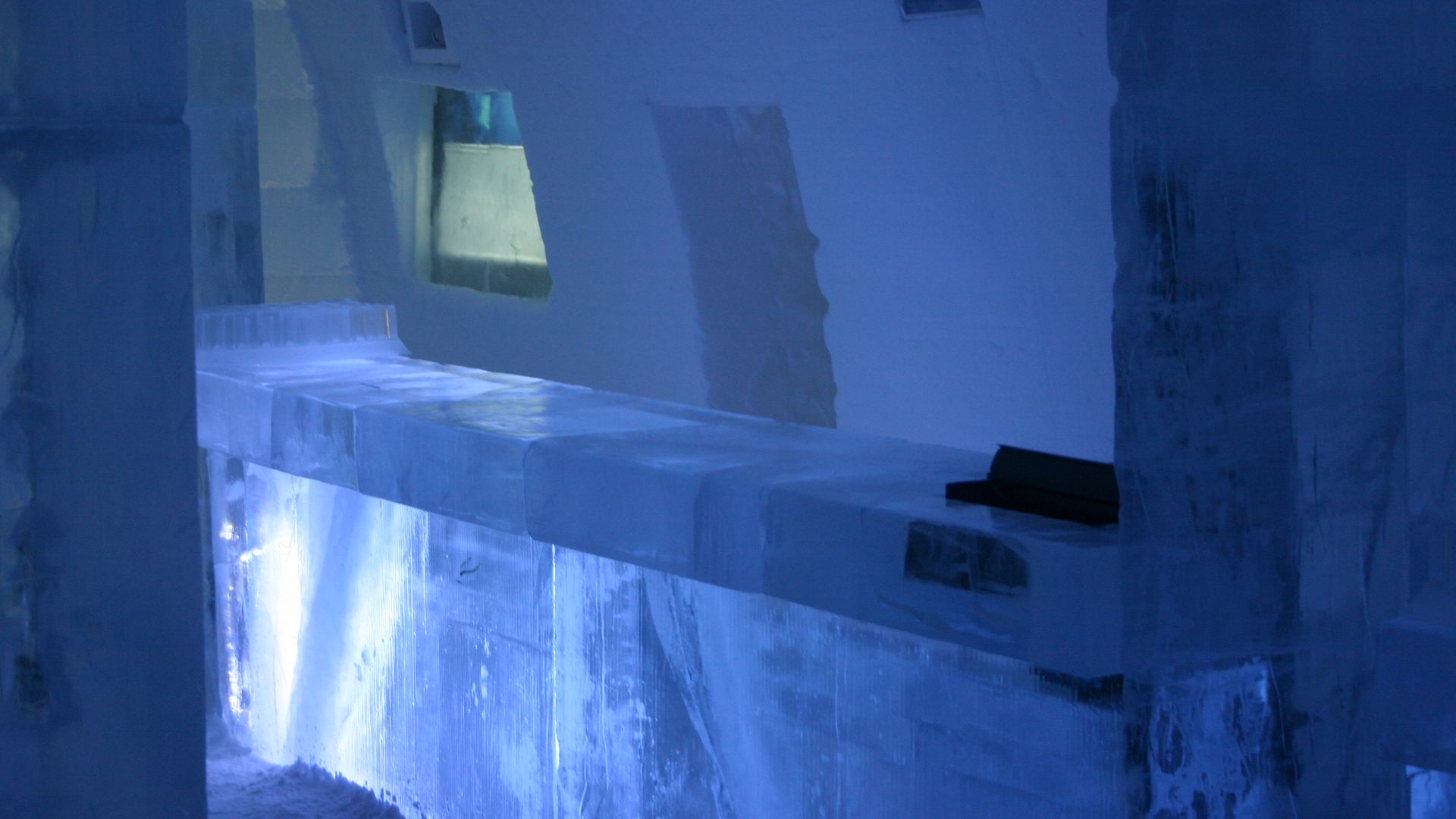 File:Icehotel-se-20.JPG
