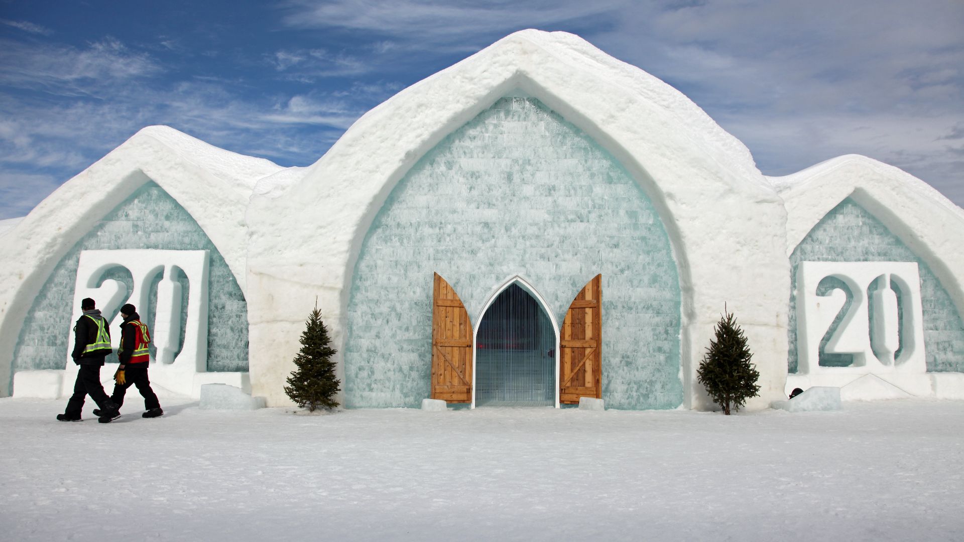 File:Ice-Hotel Quebec Canada.jpg