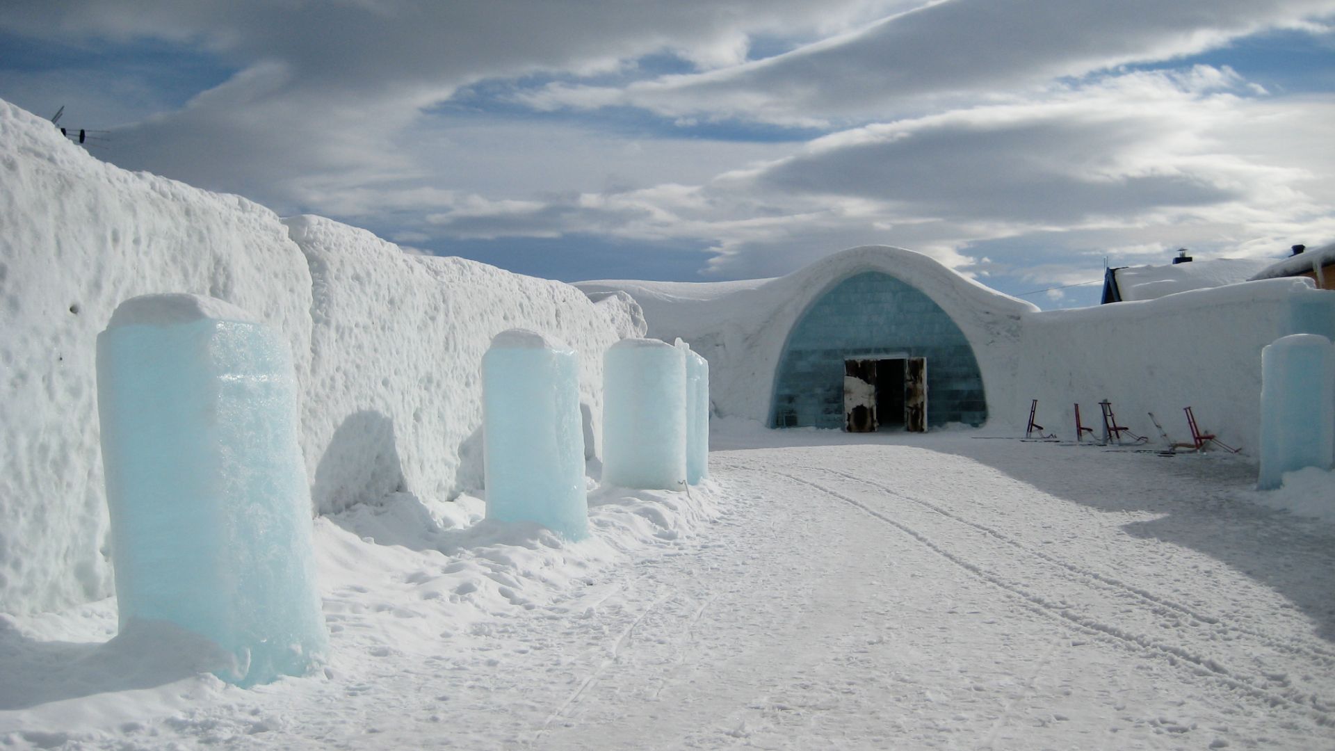 File:Icehotel entrance.jpg