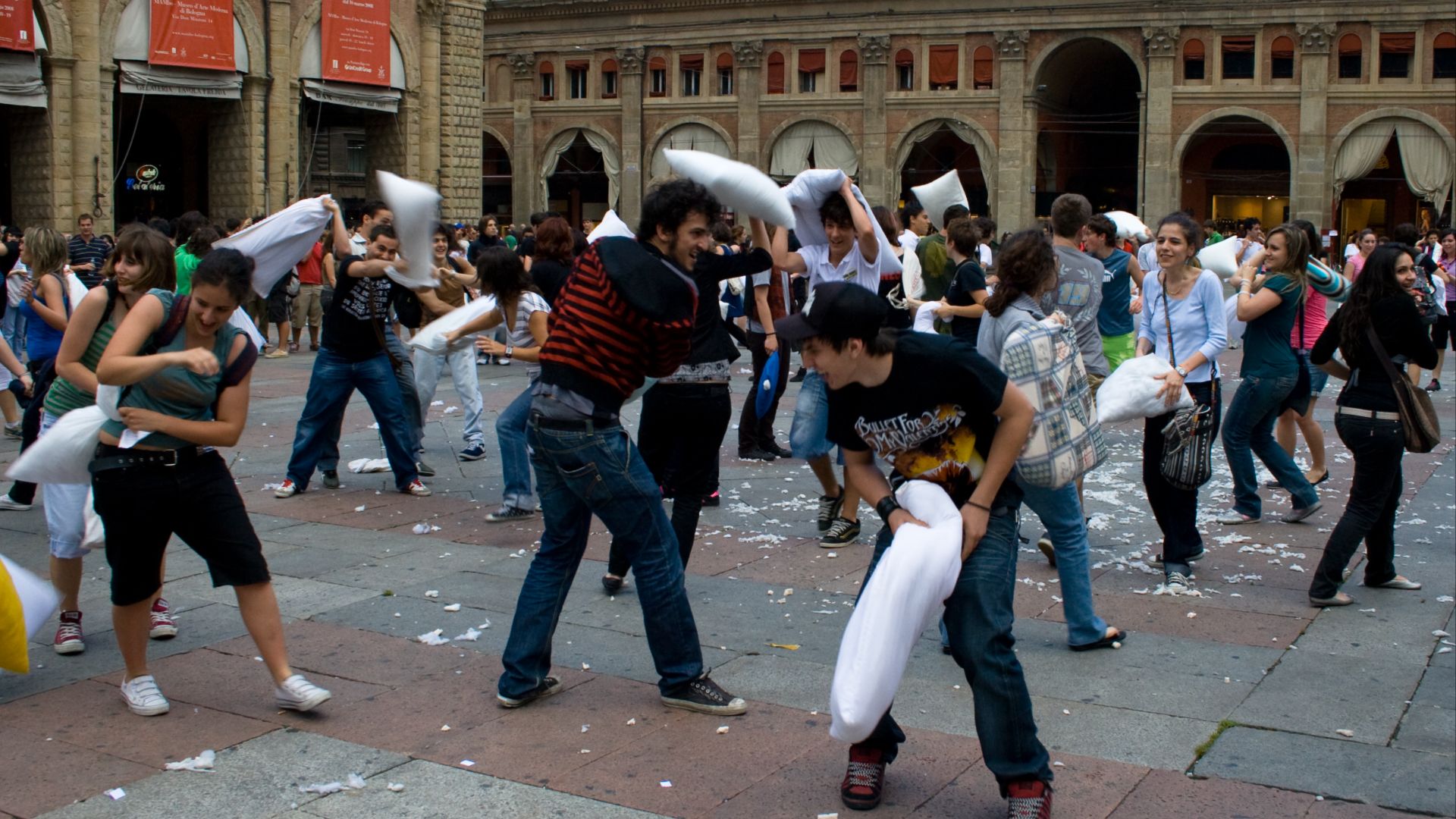 File:Piazza Maggiore pillow fight 2008.jpg