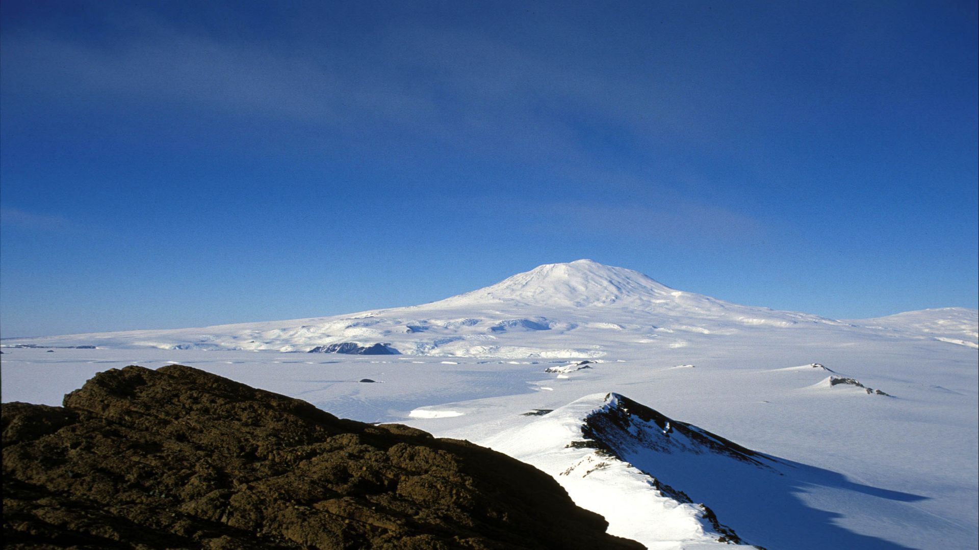 File:Mount erebus hg.jpg
