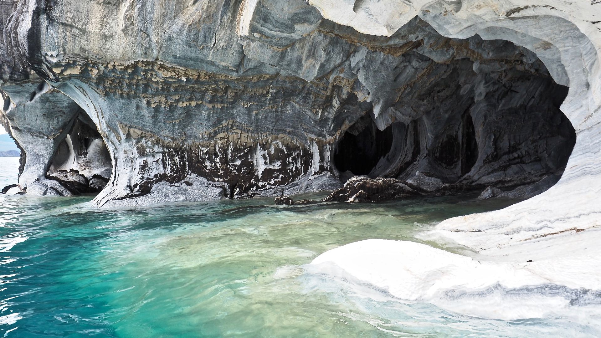 File:Cuevas de Mármol - Marble Caves, Patagonia, Chile.jpg