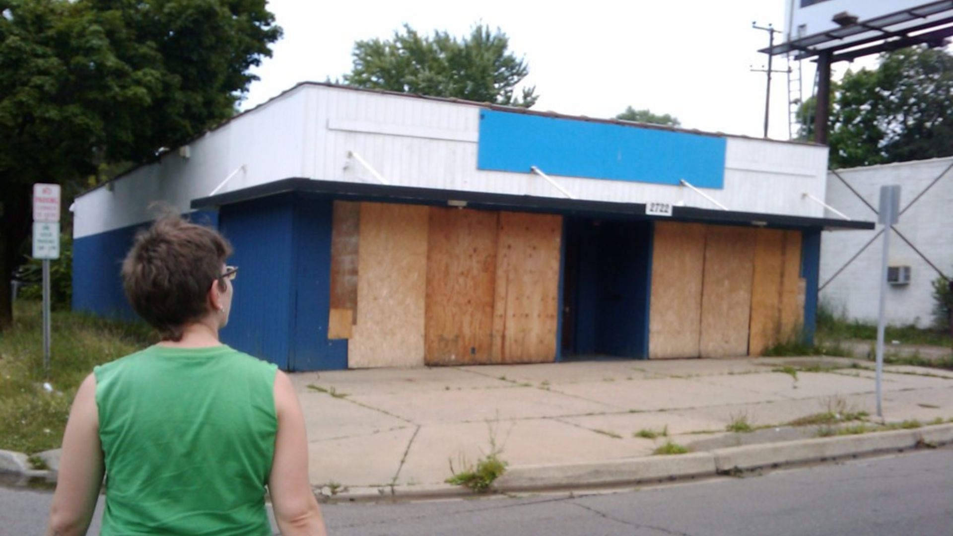 File:Rust Belt Tour- Flint, Michigan- Decay (4736330952).jpg