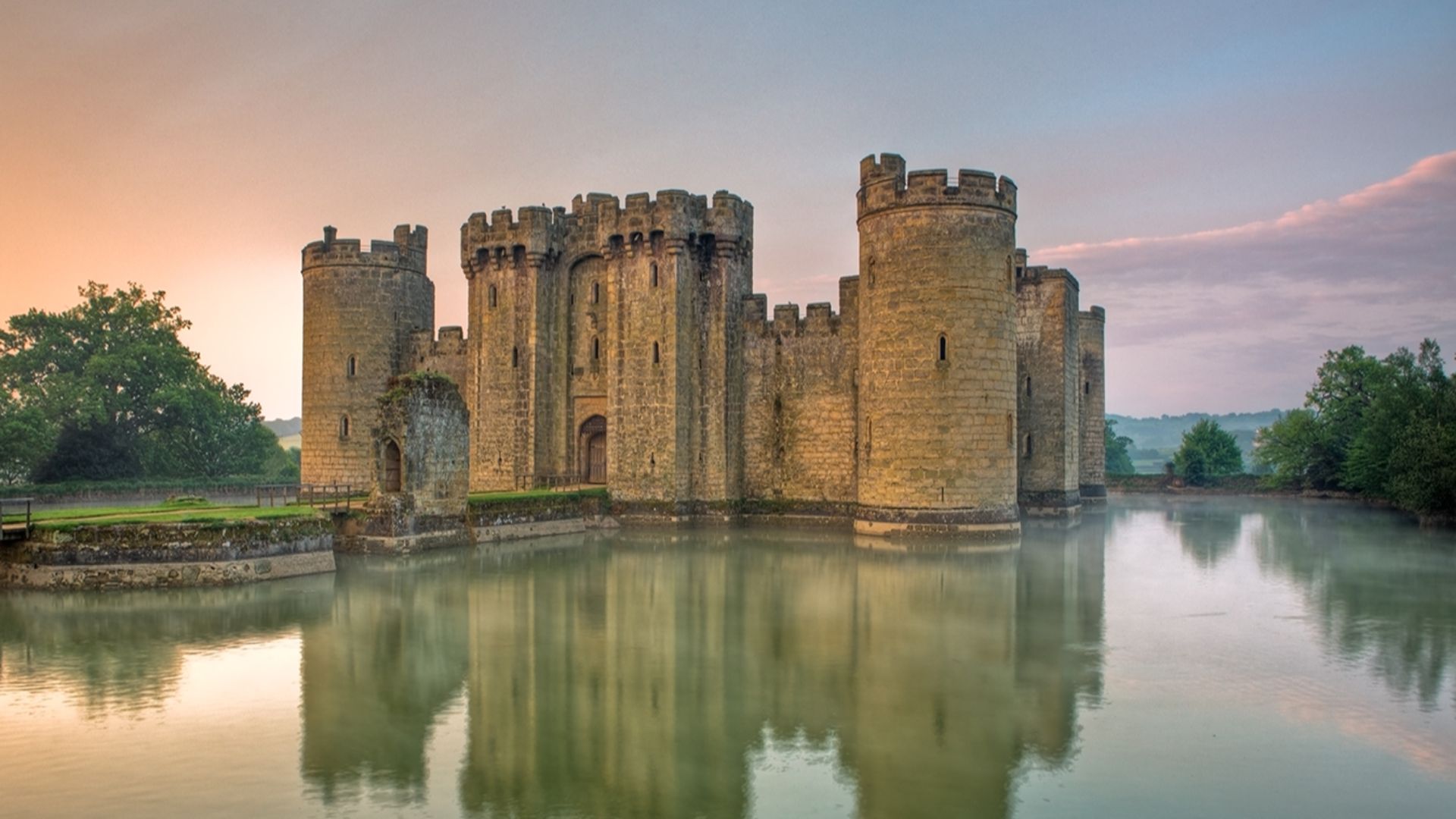 File:Bodiam-castle-10My8-1197.jpg