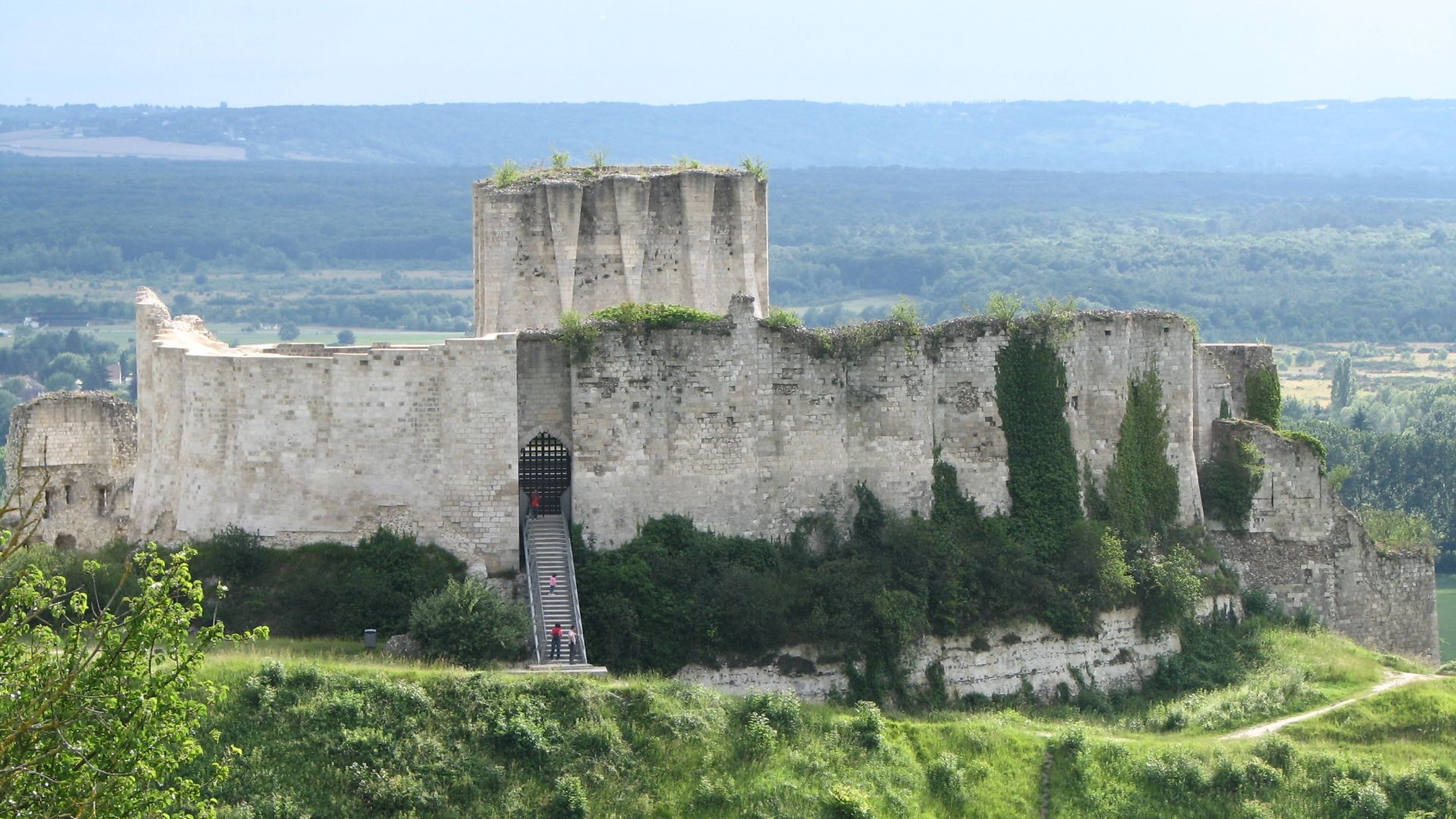 File:Château Gaillard des Andelys.jpg