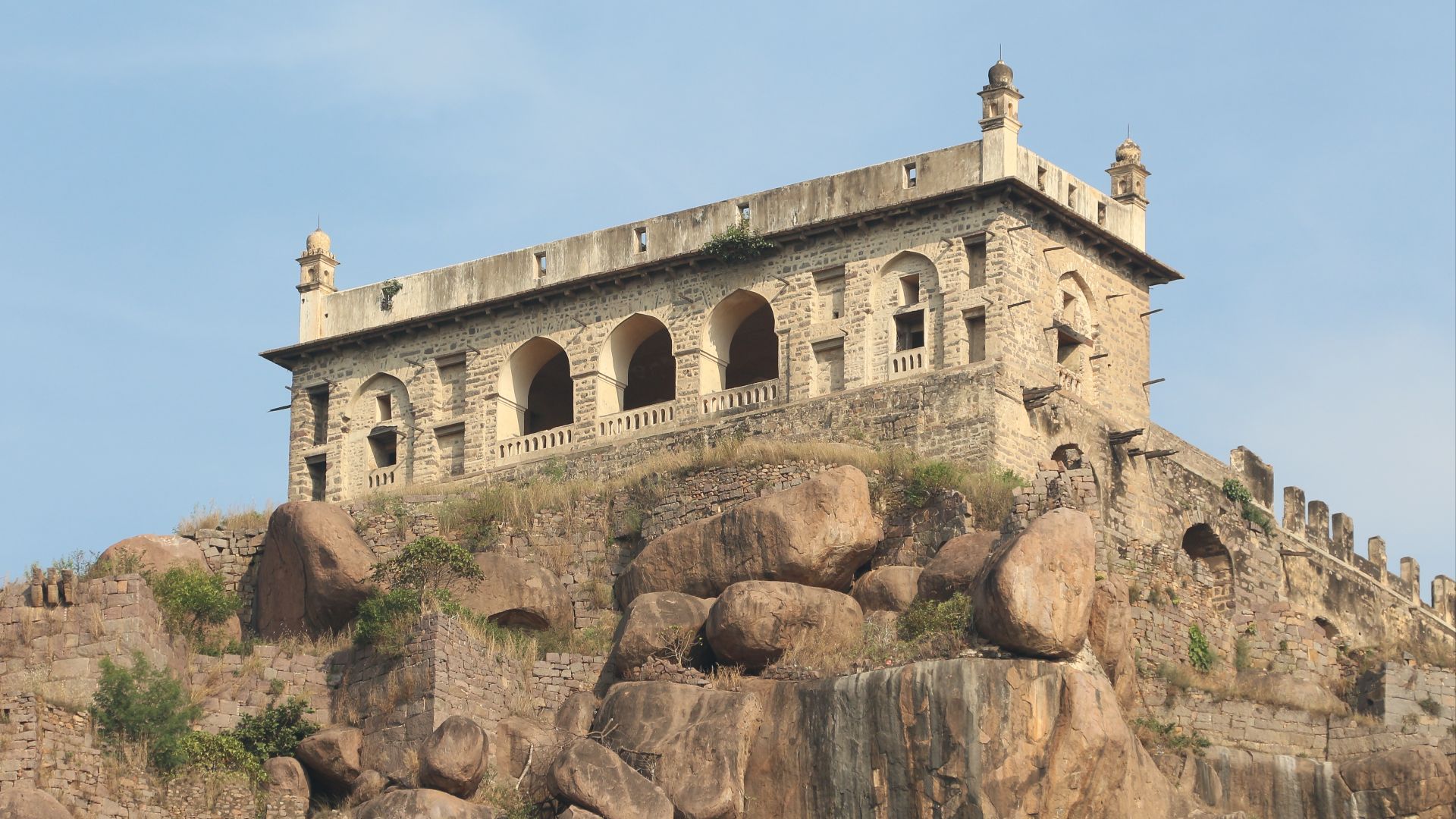 File:Golconda Fort 002 - Baradari.jpg