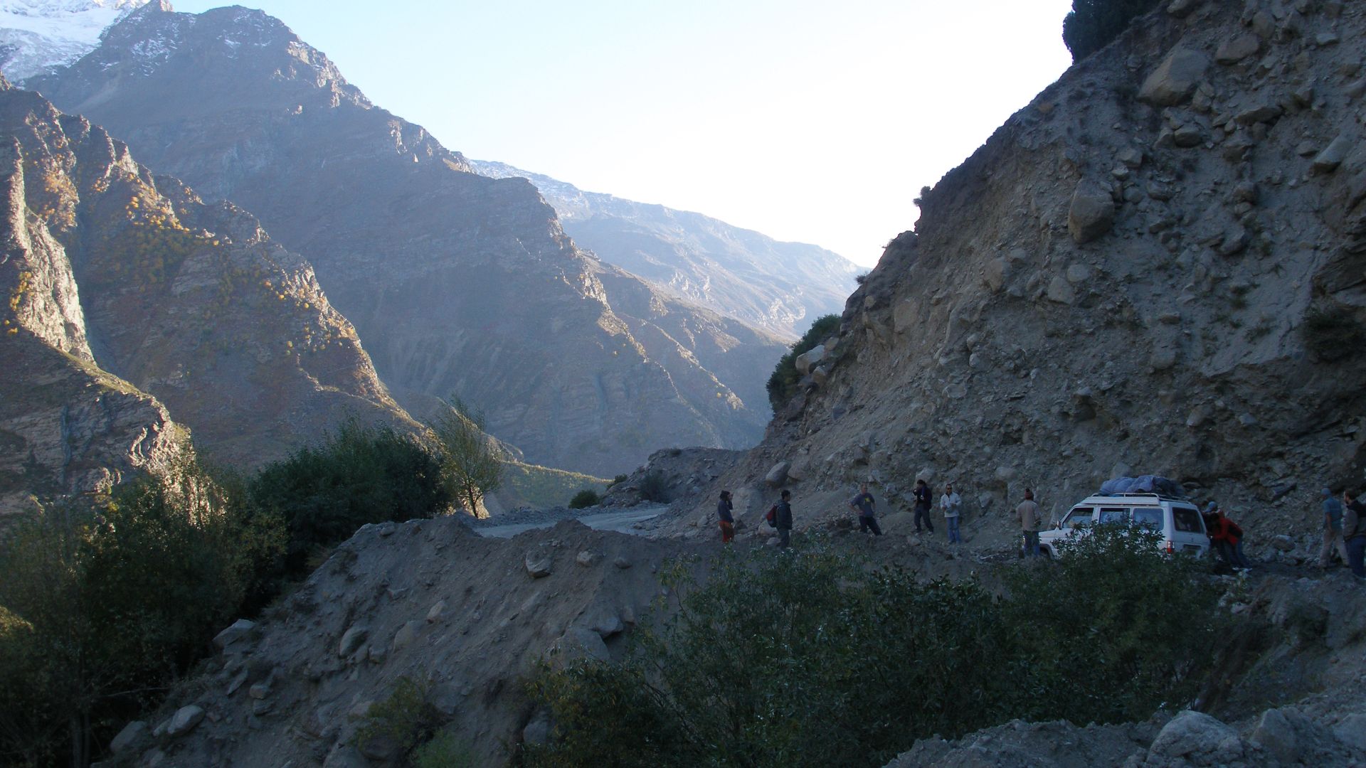 File:Leh-Manali Road, Himachal Pradesh, India.jpg