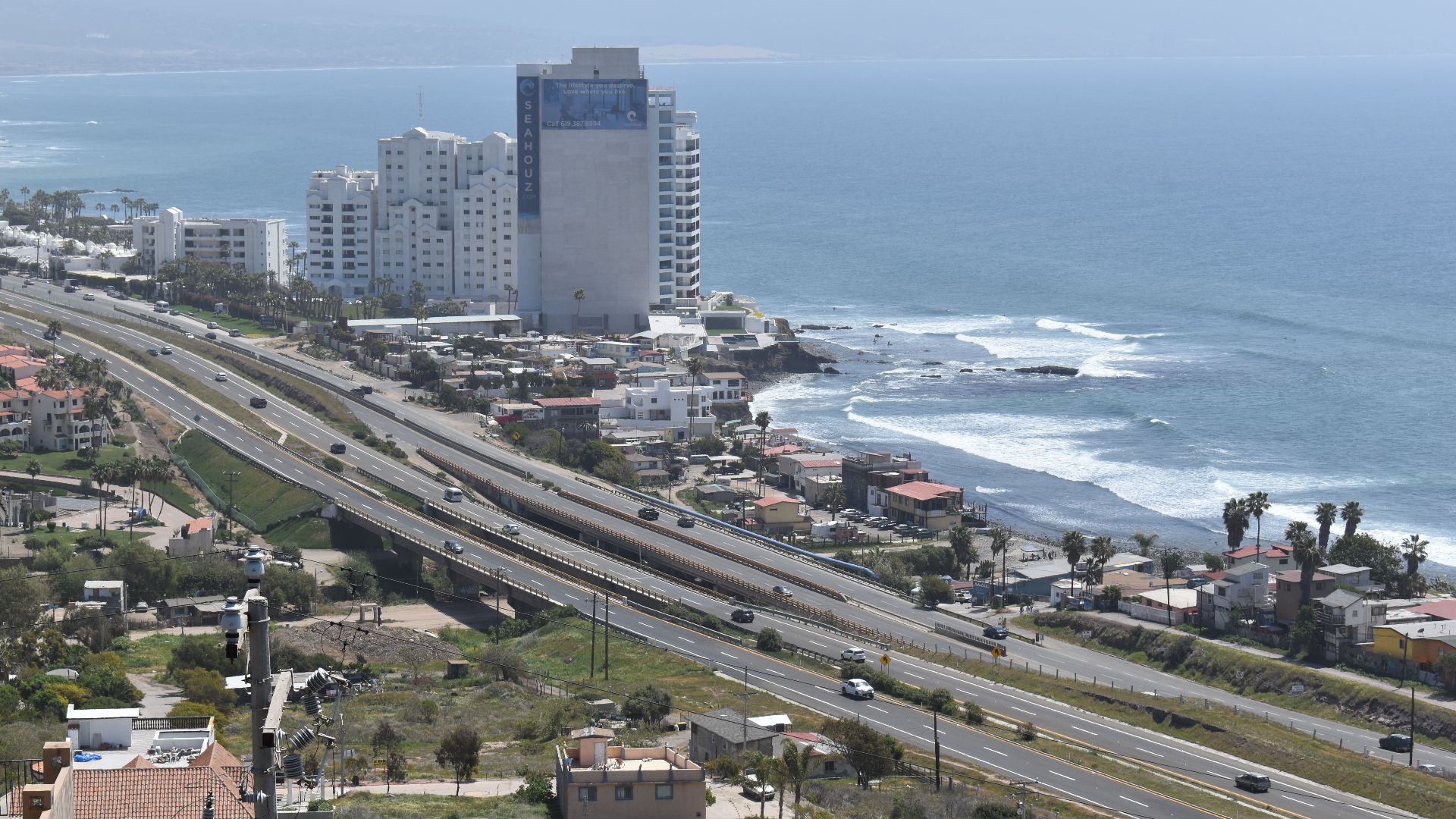 File:Mexican Federal Highways 1 and 1D in El Morro, Baja California.jpg