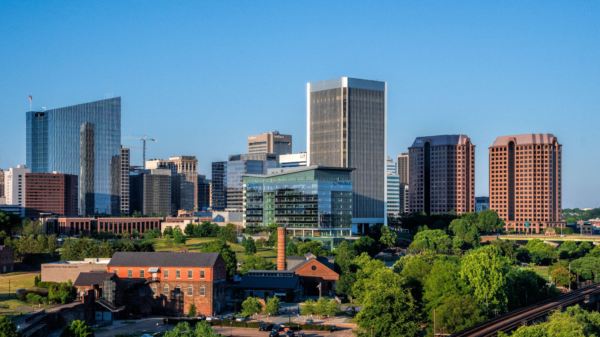 File:A downtown view of Richmond, VA.jpg