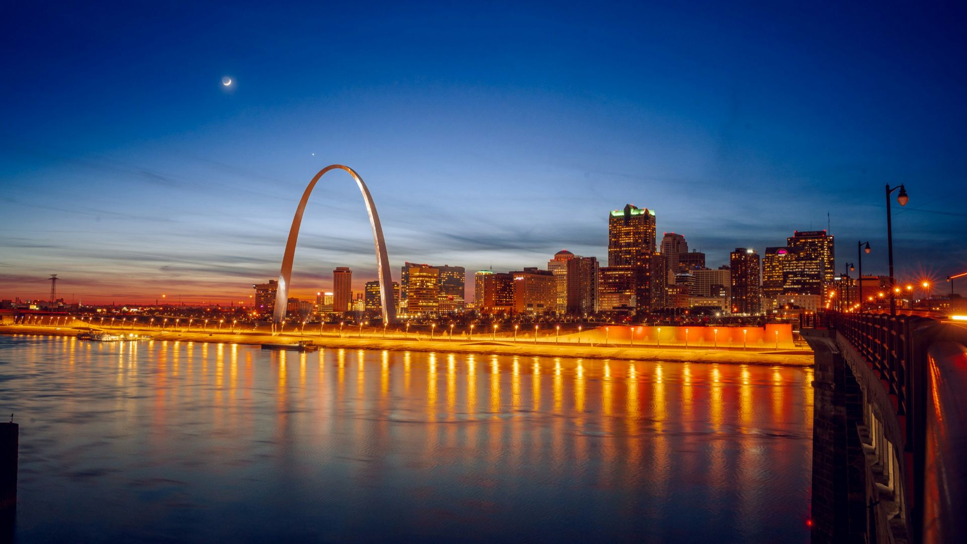 a view of the st louis skyline from across the st louis river