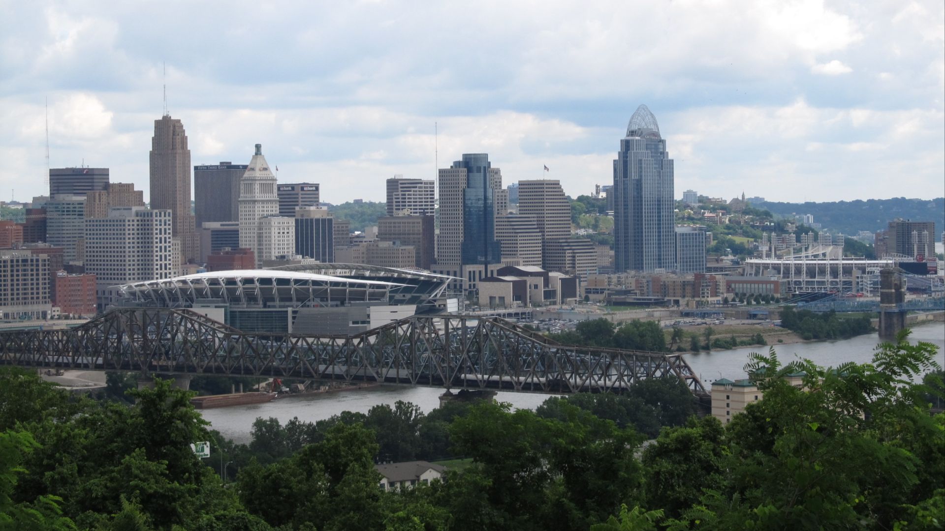 File:Cincinnati Skyline from Devou Park.jpg