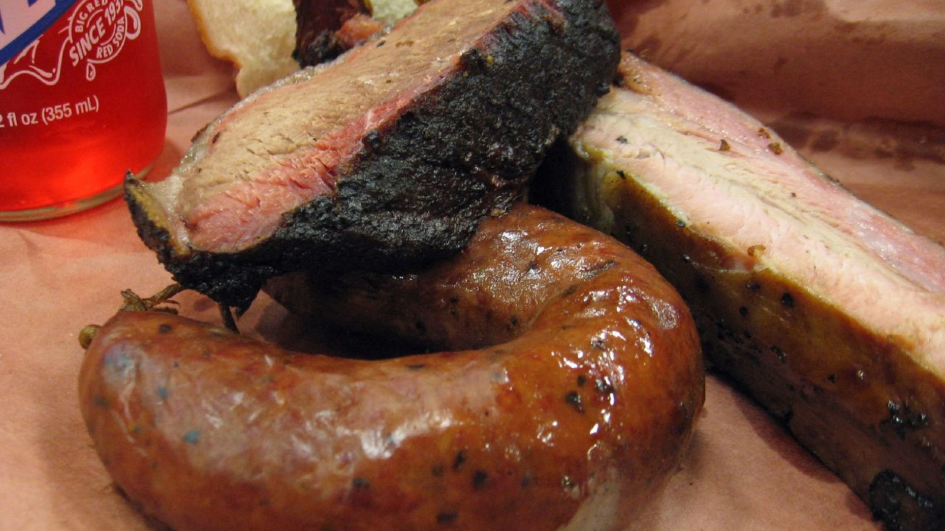 File:Lockhart, Texas BBQ and Big Red at Kreuz.jpg