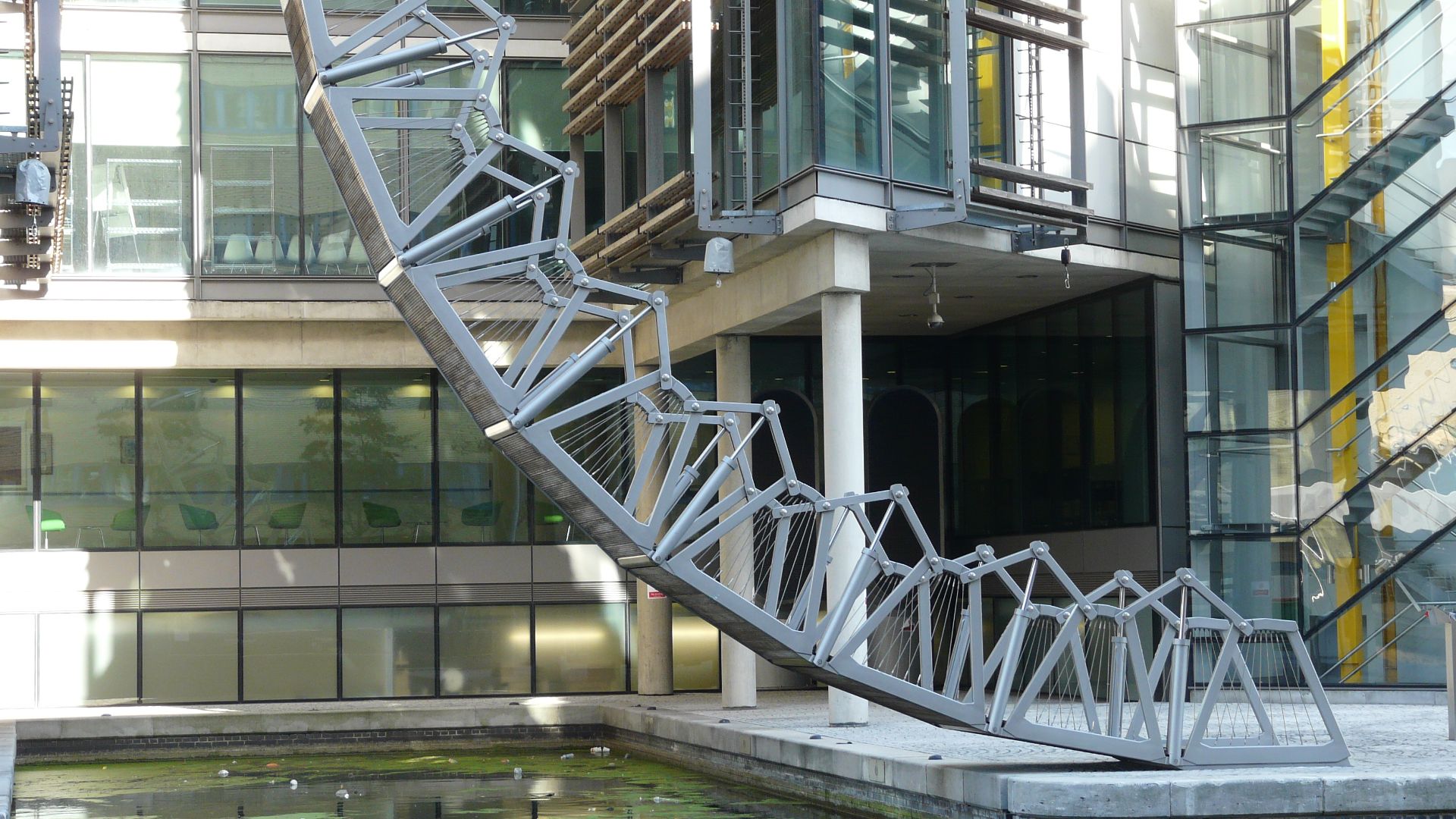 File:The Rolling Bridge by Thomas Heatherwick, Paddington Basin2.jpg
