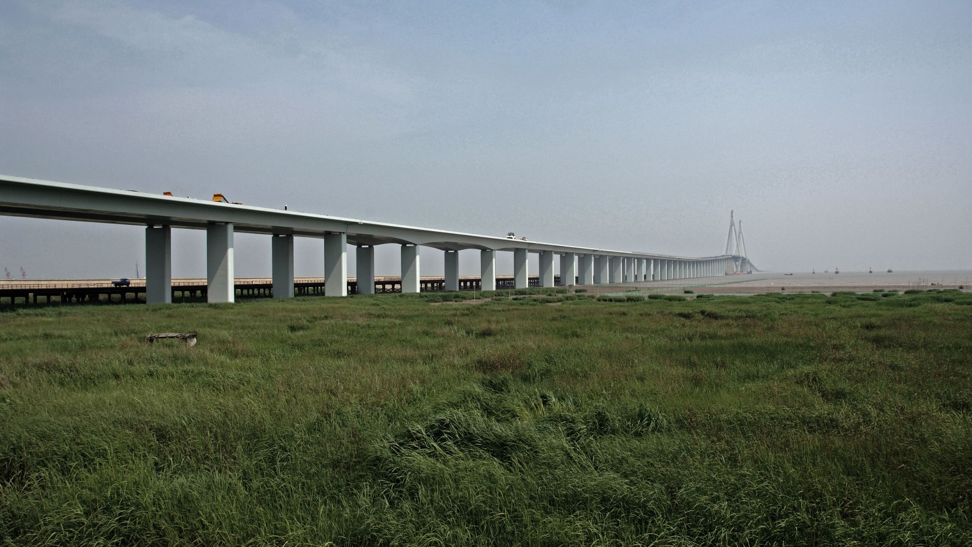 File:Hangzhou Bay Bridge ABA 1360 AK1.jpg