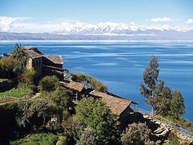 640Px-Lake Titicaca On The Andes From Bolivia