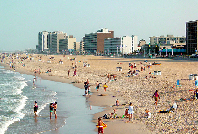 640Px-Virginia Beach From Fishing Pier