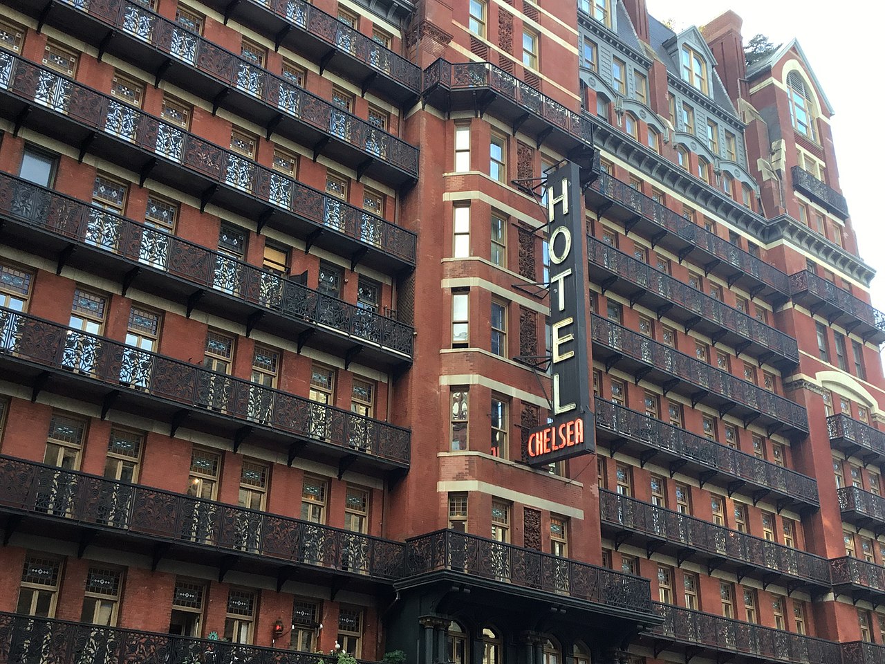 Hotel Chelsea November 2022 003