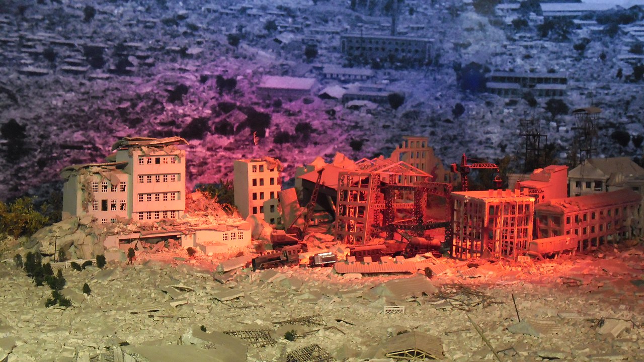 唐山地震博物馆沙盘震后工厂远景