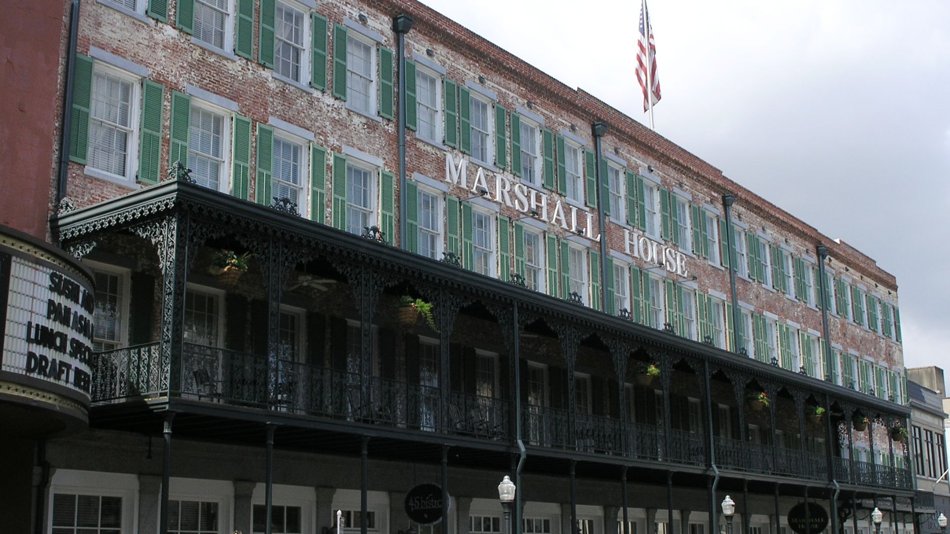 File:The Marshall House in Savannah, Georgia.JPG